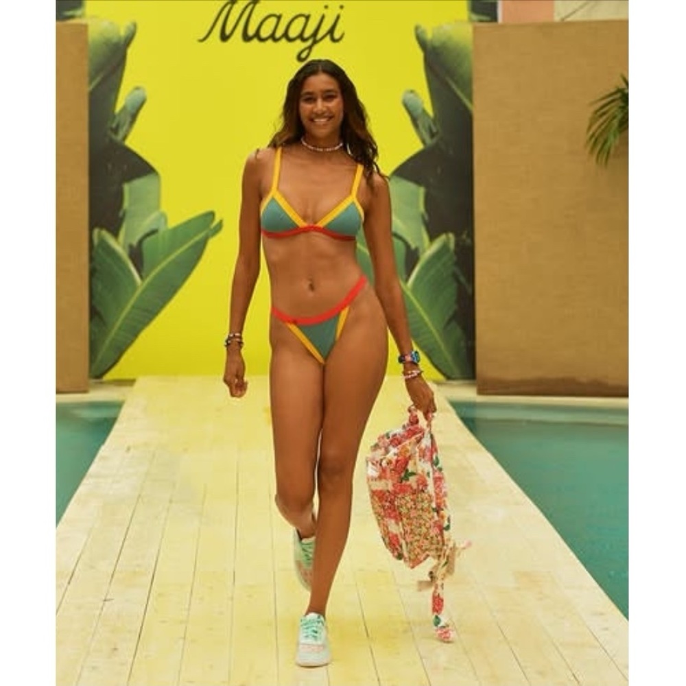 MAAJI x Revolve Set - Hyacinth Bikini Top & Lolita Cheeky High Leg Bottom - S - Picture 3 of 16